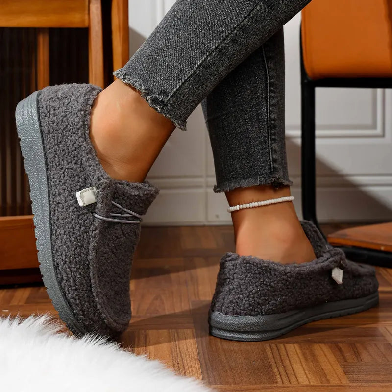 Valorine™ | Varma Teddy Slippers