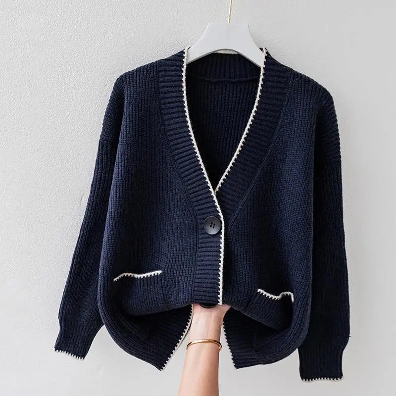 Ly | Stilizovani oversized pleteni bezrukavnik
